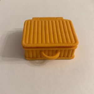 2006 Barbie Doll Pink Convertible Car Beach Glam Picnic Basket Wicker Tan Brown